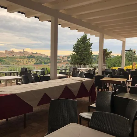 Casablanca מלון צ'יביטאנובה מארקה