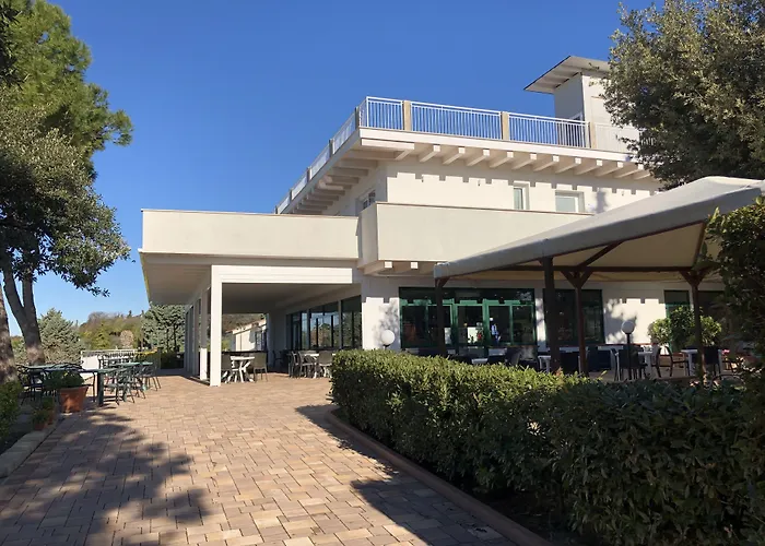 Casablanca ホテル チヴィタノーヴァ・マルケ