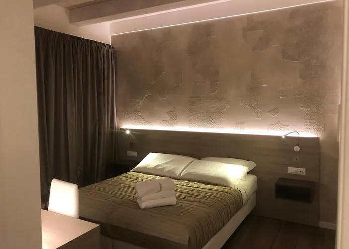 Casablanca ホテル チヴィタノーヴァ・マルケ